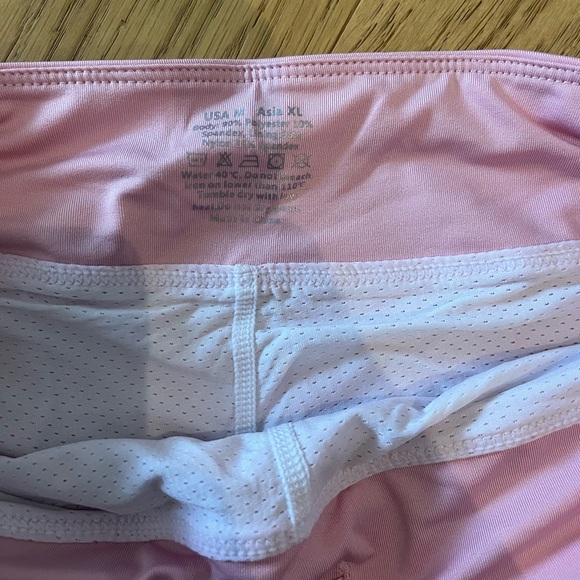 Women’s tennis / golf skirt, size M, built in shorts & pockets. Drifit material. - Picture 3 of 3